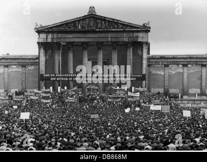 demonstrations, Germany, manifestation of the German federation of trade unions for the operational co-determination, Königsplatz, Munich, Germany, 26.5.1952, Additional-Rights-Clearences-Not Available Stock Photo