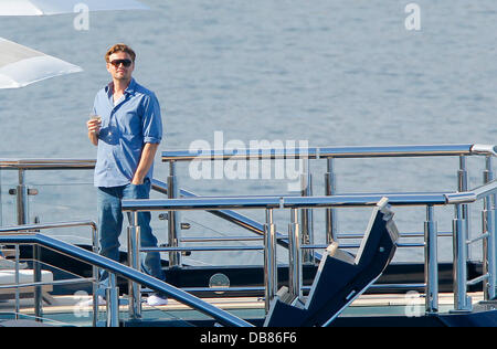 Leonardo DiCaprio enjoying a drink aboard Steven Spielberg's super ...