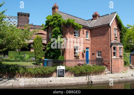 Rochdale Canal Dukes Lock 92 house, Castlefield, Manchester, UK