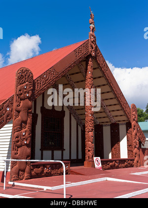 dh Ohinemutu ROTORUA NEW ZEALAND Maori Te Papaiouru Marae meeting place house wood carvings traditional Stock Photo