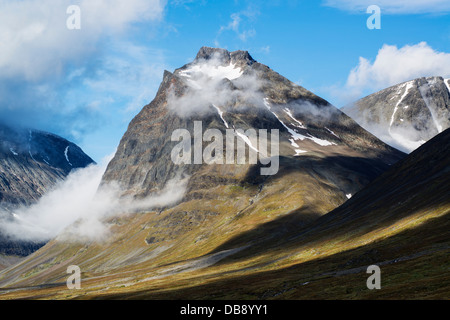 1662 meter Tolpagorni - Duolbagorni rises above Ladtjovagge viewed from near Kebnekaise Fjällstation, Lappland, Sweden Stock Photo