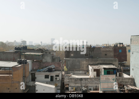 Paharganj, Delhi, India. 23rd March 2012. Delhi skyline looking over resident rooftops. Stock Photo