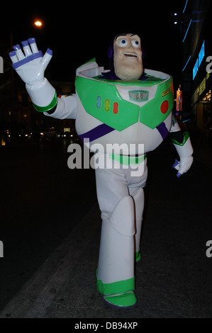 The entertainer best sale buzz lightyear