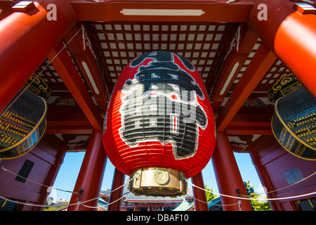 Giant lantern of Senso-ji temple in Asakusa, Tokyo. Stock Photo