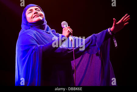 Malmesbury, Wiltshire, UK. 27th July, 2013. Malouma Mint Meidah performs at WOMAD festival in Charlton Park near Malmesbury in Wiltshire. The world music festival attracts nearly 40,000 people to the rural location. 27 July 2013 Credit:  Adam Gasson/Alamy Live News Stock Photo