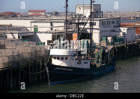 Coos Bay, Oregon, USA. Fishing net and crab trap floats on a fence Stock  Photo - Alamy