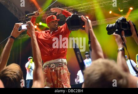 Paaren im Glien, Germany. 27th July, 2013. Rapper Method Man of the US hip hop group Wu-Tang Clan is pictured on a stage of the Greenville Festival in Paaren im Glien, Germany, 27 July 2013. The music festival is featured between 26. and 28 July 2013 near Berlin. Photo: Britta Pedersen/dpa/Alamy Live News Stock Photo