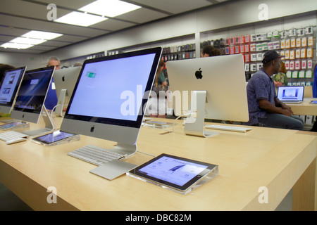 The Apple Store, The Galleria shopping Mall, Houston, Texas USA Stock Photo  - Alamy