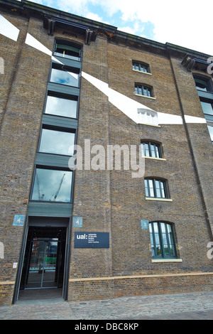 Central Saint Martins College of Art & Design Granary Building Kings Cross London UK Stock Photo