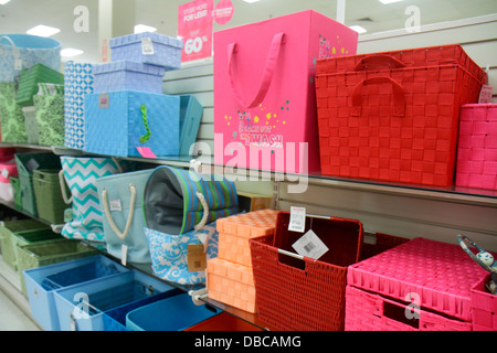 Miami Florida,Aventura,Marshalls Productos para el hogar,descuento tienda  de departamentos venta estantes accesorios para el hogar Fotografía de  stock - Alamy