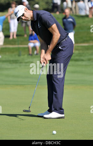 OAKVILLE, ON - JULY 28: Cameron Percy (AUS) looks over the green before ...