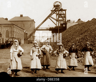 old-coal-mine-wigan-england-uk-stock-photo-alamy