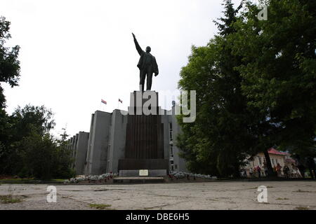 Baltiysk, Russia 28th, July 2013 Russian Navy Day celebrated in Baltiysk with great Naval vessels and sea airforce parade.  Pictured: Vladimir Ilyich Lenin monument in Kaliningrad Credit:  Michal Fludra/Alamy Live News Stock Photo