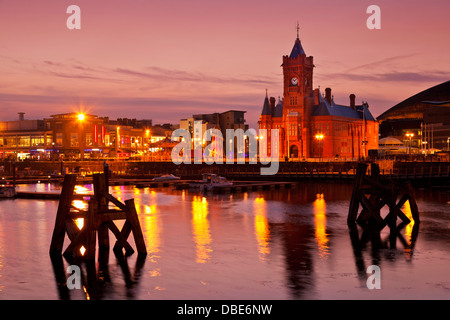 Cardiff bay The restored Pierhead building in Cardiff Bay at night Cardiff South Glamorgan South Wales GB UK Europe Stock Photo