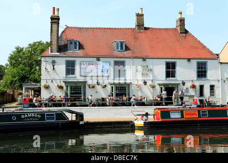 Ely, Cutter Inn, River Ouse, boats, barges, Cambridgeshire England UK English rivers inns pub pubs Stock Photo