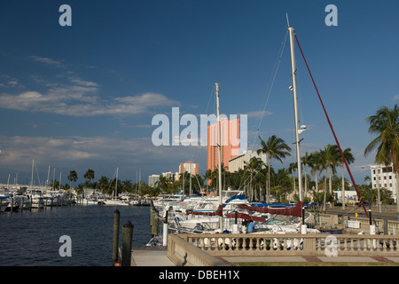 FORT MYERS YACHT BASIN PEACE RIVER DOWNTOWN WATERFRONT FORT MYERS FLORIDA USA Stock Photo