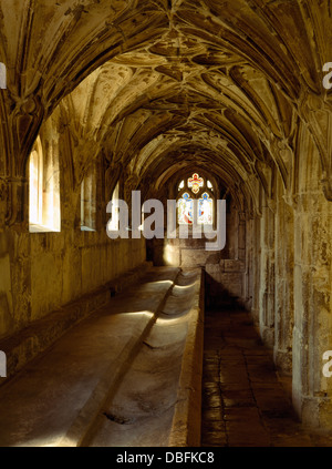 The lavatorium (washing place) in the N walk of the Great Cloister of Gloucester Cathedral, England, the former Benedictine abbey of St Peter. Stock Photo
