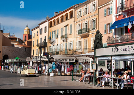 France Saint St Tropez Old Harbor luxury bar cafe restaurant  French Riviera Côte d'Azur Stock Photo