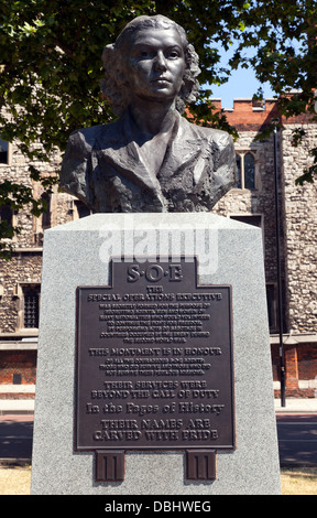 Statue commemorating  Violette Szabo, and members of the SOE, on the  Albert Embankment, Lambeth, London. Stock Photo