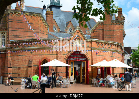 The Town Hall Courtyard Cafe, Wokingham Town Hall, Market Place, Wokingham, Berkshire, England, United Kingdom Stock Photo