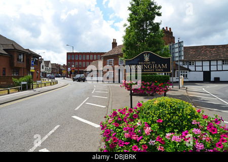 'Welcome to Wokingham' sign, London Road, Wokingham, Berkshire, England, United Kingdom Stock Photo