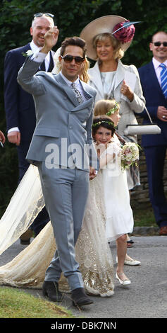 Kate Moss and Jamie Hince Wedding - Oxfordshire Stock Photo - Alamy