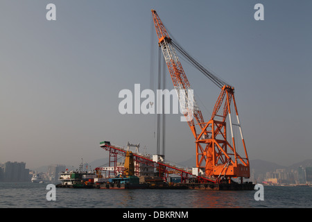 pipe laying and dredging dredger hong kong harbour Stock Photo