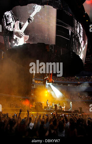 U2 360 Tour At The Rogers Centre Toronto Canada 11 7 11 Stock