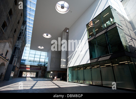 Central Saint Martins school of art King's Cross campus, London Stock Photo