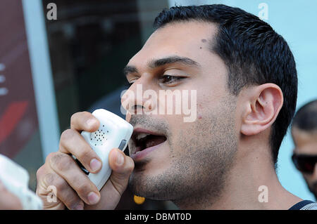 London, UK. 1st August 2013. London internationals friends protest outside the Israeli Embassy in London. 'Day of Rage' called for by Palestinian citizens of Israel in response to Israel's Prawer Plan to expel over 50,000 Palestinian Bedouins from the Naqab desert.    Credit:  See Li/Alamy Live News Stock Photo