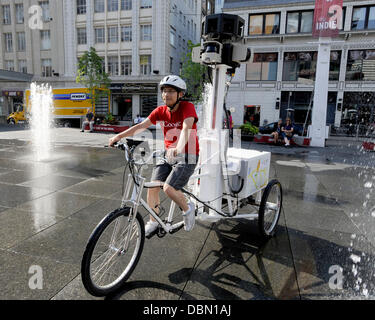 Google trike street view hi res stock photography and images Alamy