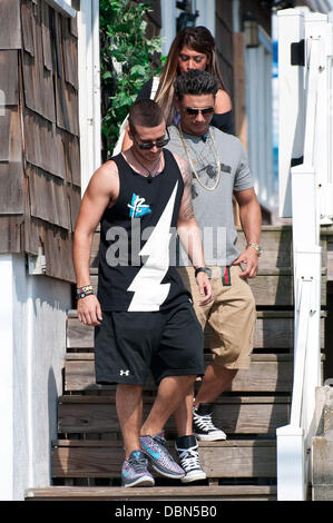 Pauly Delvecchio, Vinny Guadagnino, Deena Cortese leave the Jersey Shore house. Seaside Heights, USA - 21.07.11 Stock Photo