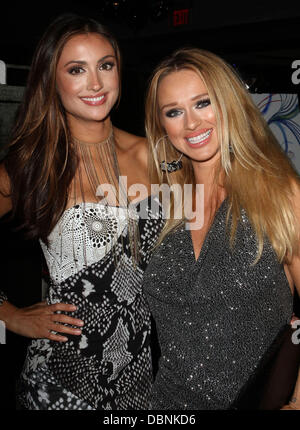 Katie Cleary and Katarina Van Derham Rolling Stone LA and Chinese Laundry Present 'The Mad Musician' held at Rolling Stone Lounge - Inside Hollywood, California - 05.08.11 Stock Photo