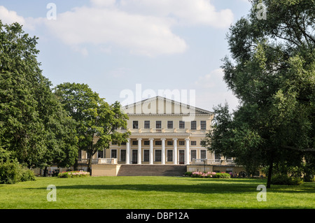 Usupovskyi park Yusupovskiy garden, Yusupovsky, Usupovskyi palace, St. Petersburg. Yusupov Palace, Sankt Petersburg Stock Photo