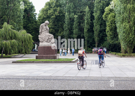 Soviet War memorial - Treptower Park, Berlin,Germany. Sculpture of weeping woman represents motherland mourning loss of 7000 soldiers who died in WWll Stock Photo