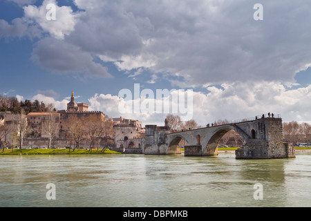 Saint-Benezet bridge dating from the 12th century, and the Palais des Papes, across the Rhone river, Avignon, Vaucluse, France