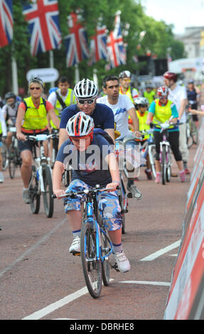 The Mall, London, UK. 3rd August 2013. Cyclists of all ages take part in the Free Cycle event, part of the Prudential RideLondon cycling event. Credit:  Matthew Chattle/Alamy Live News Stock Photo