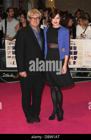 Elizabeth McGovern, with husband Simon Curtis One Day - UK film premiere held at the Vue Westfield - Arrivals London, England - 23.08.11 Stock Photo