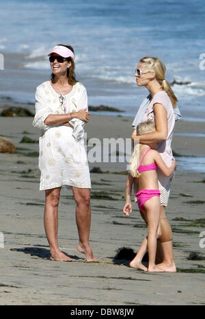 Maria Shriver spends time with a friend on Malibu beach Los Angeles, California - 28.08.11 Stock Photo