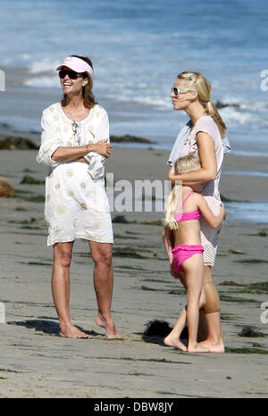 Maria Shriver spends time with a friend on Malibu beach Los Angeles, California - 28.08.11 Stock Photo