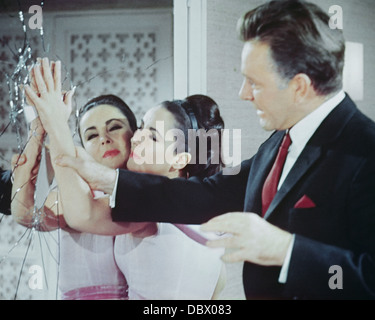 1960s 1963 FILM THE V.I.P.S ELIZABETH TAYLOR RICHARD BURTON Stock Photo