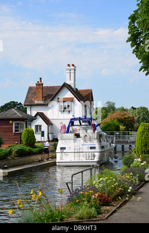 The Goring Lock, Goring-on-Thames, Oxfordshire, England, United Kingdom Stock Photo