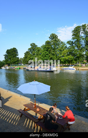 Steam boat cruise on River Thames, Wallingford, Oxfordshire, England, United Kingdom Stock Photo
