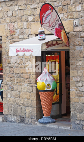 Gelato shop Gelatissimo on Lungarno degli Acciaiuoli on the bank of the Arno River in Florence, Italy Stock Photo