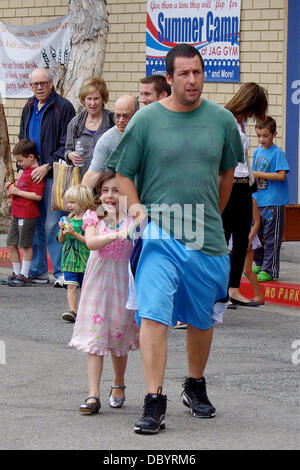 Adam Sandler and his daughter out and about in Beverly Hills Beverly Hills, California - 17.09.11 Stock Photo