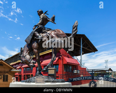 Let'er Buck sculpture in front of the Pendleton Round-Up rodeo stadium, Pendleton, Oregon, USA Stock Photo