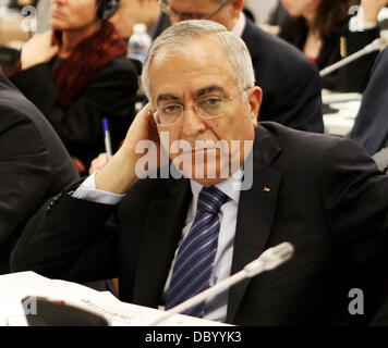 Palestinian Prime minister Salam Fayyad leaves Elysee palace after a ...