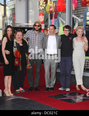 Ashler Kutcher, Conchata Ferrell, Carl Reiner, Angus T. Jones, Holland Taylor Jon Cryer is honored with a Hollywood Star Los Angeles, California - 19.09.11 Stock Photo