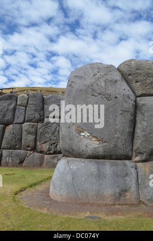 Giant stone walls at Sacsayhuaman, Inca site near Cuzco, Peru Stock Photo