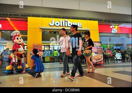 Jollibee Restaurant Fast Food Outlet SM City Mall Cebu. Largest Fast Food Outlet in Philippines with over 10,000 employees Stock Photo